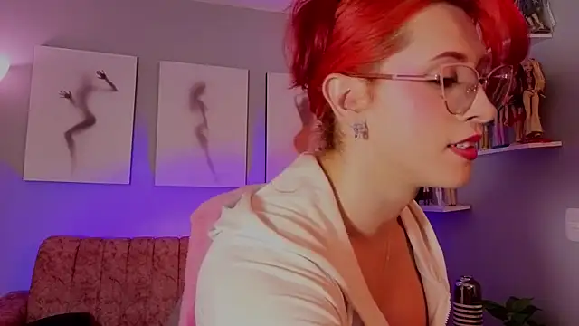 Juliana Saenzz online show from June 2026 10:56:01 PM