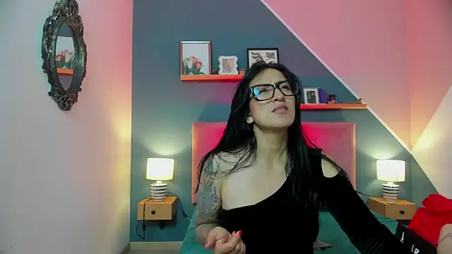 kira moon   online show from February 2026 01:34:01 PM