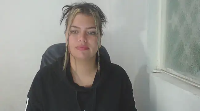 Snapshot of sweetkitty_16 chatting on March 2025 09:18:02 AM sweetkitty 16 online show from March 2025 09:18:02 AM