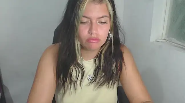 Snapshot of sweetkitty_16 chatting on March 2025 03:37:02 AM sweetkitty 16 online show from March 2025 03:37:02 AM