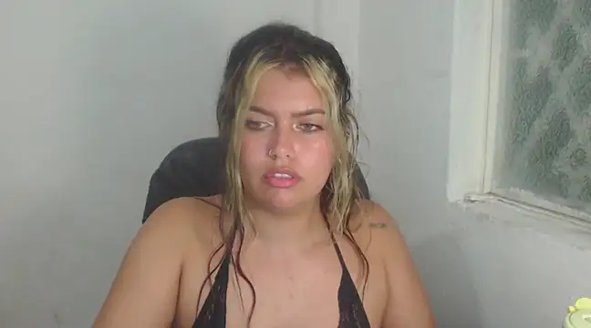 Snapshot of sweetkitty_16 chatting on March 2025 04:18:01 AM sweetkitty 16 online show from March 2025 04:18:01 AM