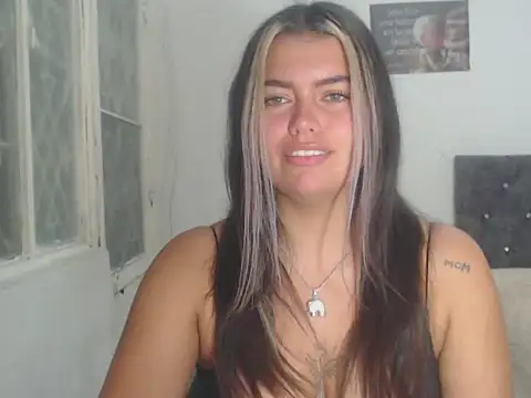 Snapshot of sweetkitty_16 chatting on October 2025 03:42:01 AM sweetkitty 16 online show from October 2025 03:42:01 AM