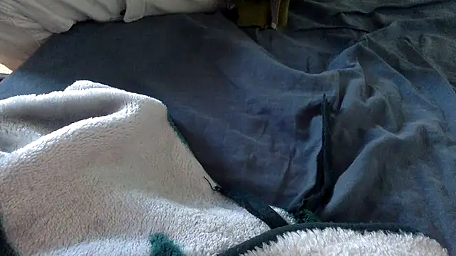 Snapshot of molozeb chatting on September 2025 05:03:01 PM molozeb online show from September 2025 05:03:01 PM