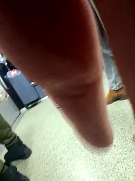 Snapshot of molozeb chatting on December 2025 12:00:01 PM molozeb online show from December 2025 12:00:01 PM