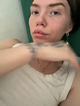 Lisaaa Alisa online show from May 2026 12:00:01 PM