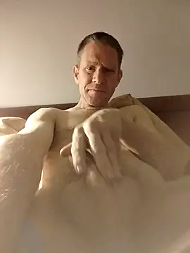 Snapshot of Blondinet92 chatting on November 2025 10:43:02 PM Blondinet92 online show from November 2025 10:43:02 PM