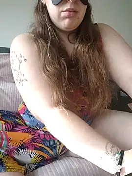 Snapshot of FrancaiseLynne chatting on February 2025 08:44:01 AM FrancaiseLynne online show from February 2025 08:44:01 AM