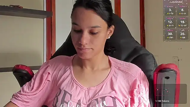 Snapshot of SamanthaWatson chatting on December 2024 02:02:02 PM SamanthaWatson online show from December 2024 02:02:02 PM