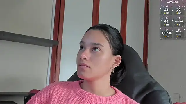 Snapshot of SamanthaWatson chatting on January 2025 01:10:02 PM SamanthaWatson online show from January 2025 01:10:02 PM