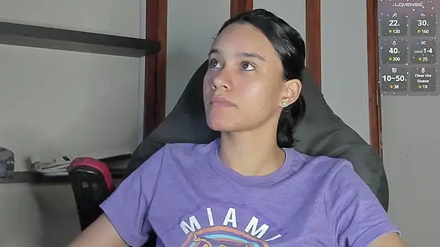 Snapshot of SamanthaWatson chatting on January 2025 12:59:02 AM SamanthaWatson online show from January 2025 12:59:02 AM