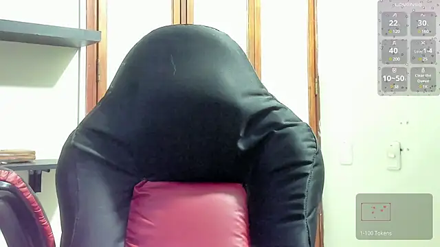 Snapshot of SamanthaWatson chatting on January 2025 01:12:02 AM SamanthaWatson online show from January 2025 01:12:02 AM