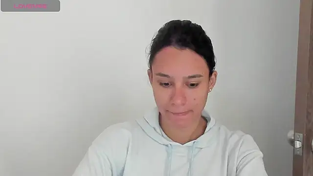 Snapshot of SamanthaWatson chatting on March 2025 04:14:02 PM SamanthaWatson online show from March 2025 04:14:02 PM