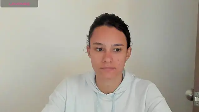 Snapshot of SamanthaWatson chatting on March 2025 07:18:01 PM SamanthaWatson online show from March 2025 07:18:01 PM