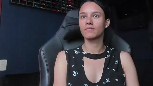 Snapshot of SamanthaWatson chatting on March 2025 05:28:01 PM SamanthaWatson online show from March 2025 05:28:01 PM