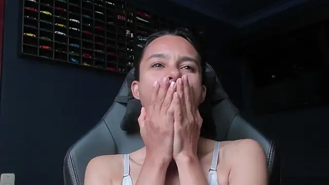 Snapshot of SamanthaWatson chatting on March 2025 05:27:01 PM SamanthaWatson online show from March 2025 05:27:01 PM