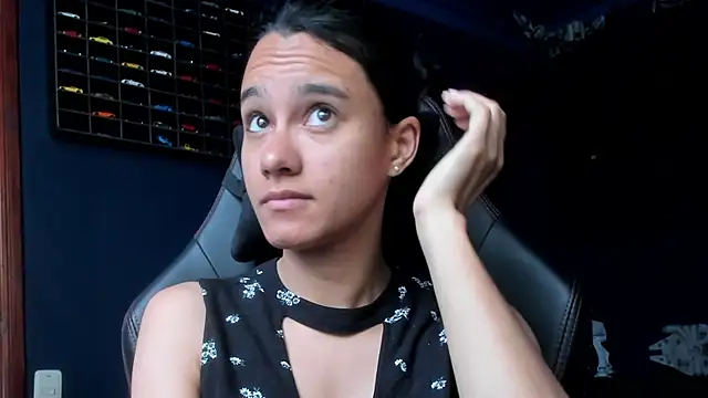 Snapshot of SamanthaWatson chatting on March 2025 02:10:01 PM SamanthaWatson online show from March 2025 02:10:01 PM