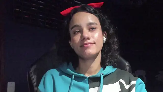 Snapshot of SamanthaWatson chatting on March 2025 04:38:02 AM SamanthaWatson online show from March 2025 04:38:02 AM