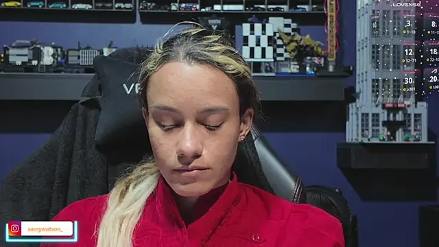 Snapshot of SamanthaWatson chatting on October 2025 01:33:02 AM SamanthaWatson online show from October 2025 01:33:02 AM