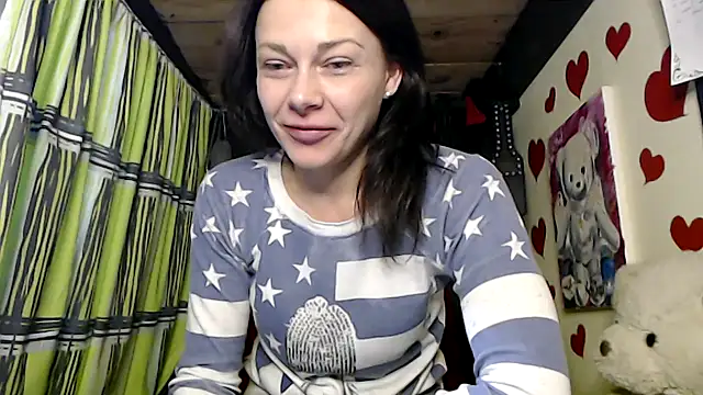 Snapshot of HarleyQuinn_69 chatting on January 2025 07:32:02 PM HarleyQuinn 69 online show from January 2025 07:32:02 PM