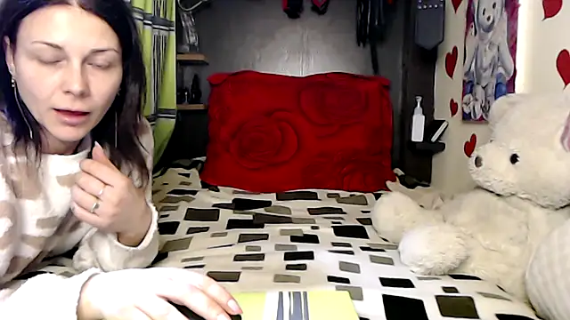 Snapshot of HarleyQuinn_69 chatting on March 2025 05:22:01 PM HarleyQuinn 69 online show from March 2025 05:22:01 PM