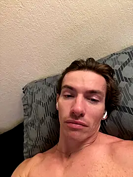 Snapshot of HeyDaddy92 chatting on October 2025 05:11:02 AM HeyDaddy92 online show from October 2025 05:11:02 AM