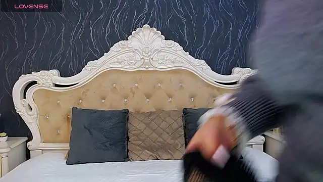 Lauren Saint online show from February 2025 12:47:02 PM