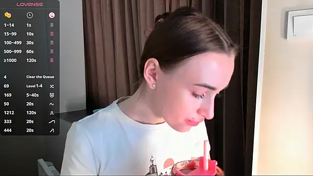 Snapshot of Kimmberr chatting on January 2025 06:16:01 AM Kimmberr online show from January 2025 06:16:01 AM