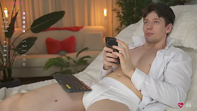 Snapshot of tommyjoyer chatting on March 2025 03:13:02 PM tommyjoyer online show from March 2025 03:13:02 PM