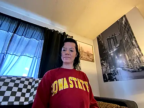 Snapshot of SidneyRaee chatting on December 2024 08:17:01 PM SidneyRaee online show from December 2024 08:17:01 PM