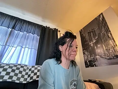 Snapshot of SidneyRaee chatting on December 2024 05:17:02 PM SidneyRaee online show from December 2024 05:17:02 PM