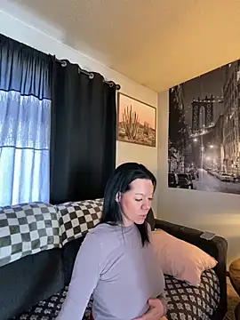 Snapshot of SidneyRaee chatting on December 2024 04:49:01 PM SidneyRaee online show from December 2024 04:49:01 PM