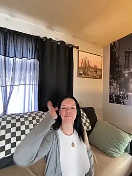 Snapshot of SidneyRaee chatting on December 2024 05:26:02 PM SidneyRaee online show from December 2024 05:26:02 PM