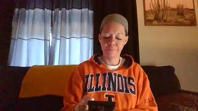 Snapshot of SidneyRaee chatting on December 2024 07:46:02 PM SidneyRaee online show from December 2024 07:46:02 PM