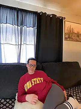 Snapshot of SidneyRaee chatting on January 2025 07:18:02 PM SidneyRaee online show from January 2025 07:18:02 PM