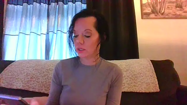 Snapshot of SidneyRaee chatting on January 2025 08:31:02 PM SidneyRaee online show from January 2025 08:31:02 PM