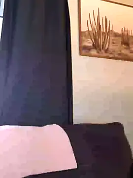 Snapshot of SidneyRaee chatting on February 2025 06:38:01 PM SidneyRaee online show from February 2025 06:38:01 PM