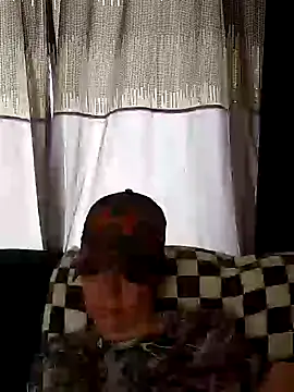 Snapshot of SidneyRaee chatting on February 2025 05:15:01 PM SidneyRaee online show from February 2025 05:15:01 PM