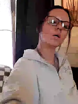 Snapshot of SidneyRaee chatting on March 2025 05:42:02 PM SidneyRaee online show from March 2025 05:42:02 PM