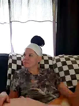 Snapshot of SidneyRaee chatting on March 2025 06:55:01 PM SidneyRaee online show from March 2025 06:55:01 PM