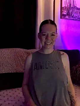 Snapshot of SidneyRaee chatting on September 2025 11:12:02 AM SidneyRaee online show from September 2025 11:12:02 AM