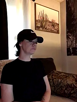 Snapshot of SidneyRaee chatting on October 2025 04:04:02 PM SidneyRaee online show from October 2025 04:04:02 PM