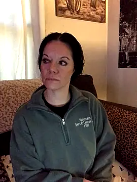 Snapshot of SidneyRaee chatting on October 2025 03:54:02 PM SidneyRaee online show from October 2025 03:54:02 PM