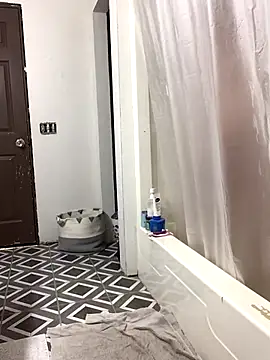 Snapshot of SidneyRaee chatting on October 2025 12:05:02 PM SidneyRaee online show from October 2025 12:05:02 PM