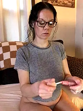 Snapshot of SidneyRaee chatting on November 2025 05:12:02 PM SidneyRaee online show from November 2025 05:12:02 PM