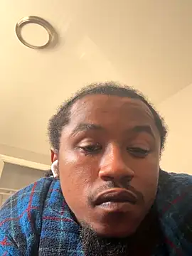 Snapshot of MandingoSlinging chatting on October 2025 09:05:02 PM MandingoSlinging online show from October 2025 09:05:02 PM