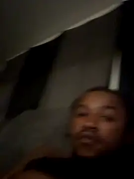 Snapshot of MandingoSlinging chatting on October 2025 08:33:01 AM MandingoSlinging online show from October 2025 08:33:01 AM