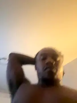 Snapshot of MandingoSlinging chatting on November 2025 12:51:02 PM MandingoSlinging online show from November 2025 12:51:02 PM