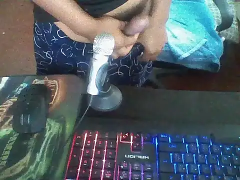 Snapshot of MauroALEXIS chatting on November 2025 10:26:01 PM MauroALEXIS online show from November 2025 10:26:01 PM