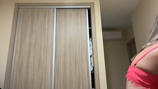 naughtyhollyxxxx online show from October 2025 03:13:01 PM