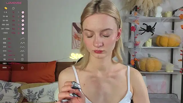 Snapshot of IdaValenti chatting on November 2025 12:20:01 AM IdaValenti online show from November 2025 12:20:01 AM